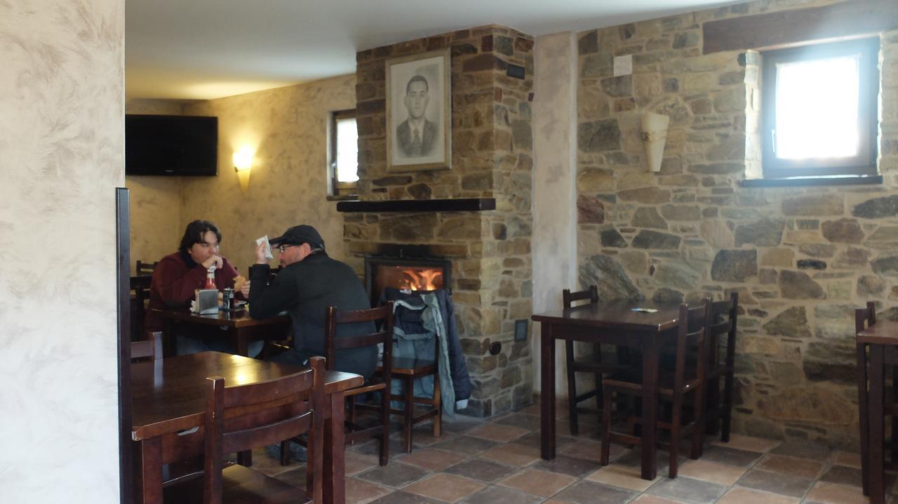 Hotel Rural La Casa Del Peregrino El Acebo de San Miguel ภายนอก รูปภาพ
